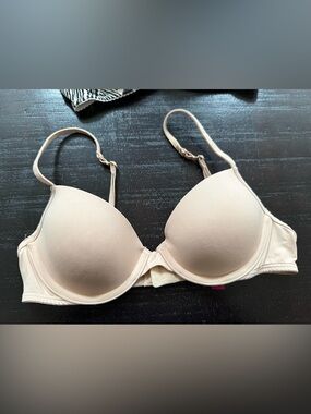 PINK Victoria's Secret Light Nude T-Shirt Bra